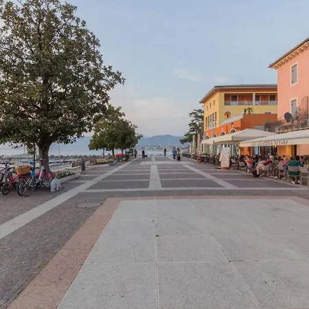 Fronte Di Garda, La Finestra Sull'acqua Bardolino
